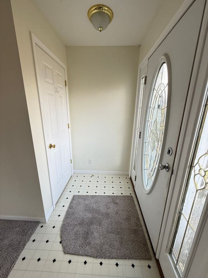 11491 Parr Rd - Photo 3 of 29