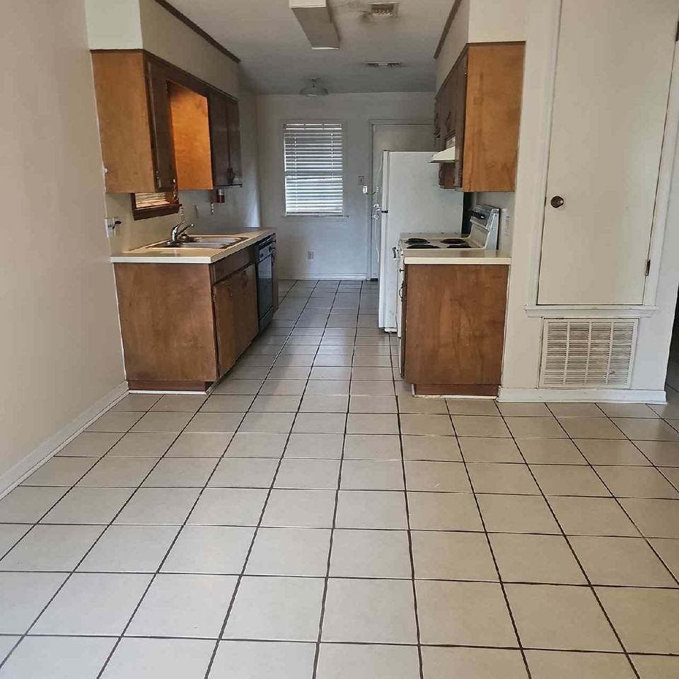 509 Vernon St - Photo 4 of 5