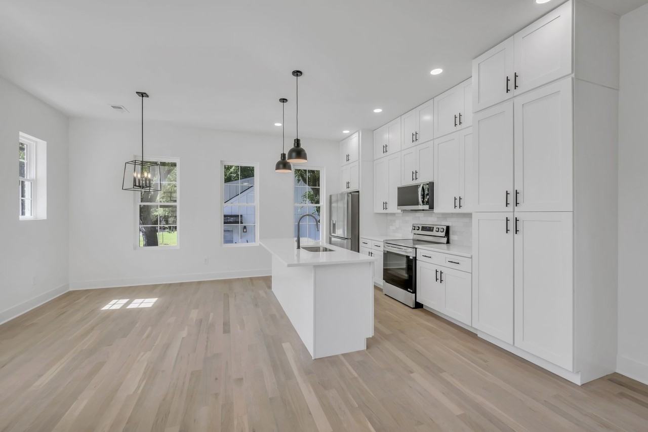 1316 Dodson St - Photo 3 of 26