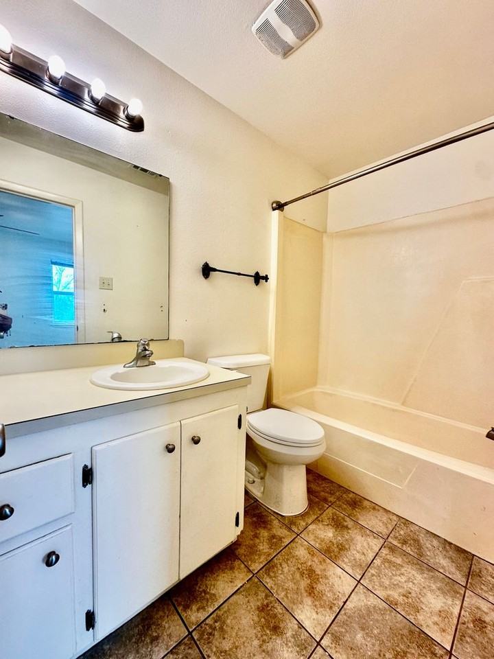 405 Ranchero Rd - Photo 7 of 8