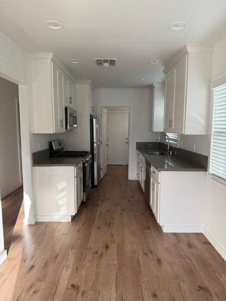 4033 4031/4033 Miller Way - 4033 Miller Way - Photo 4 of 19