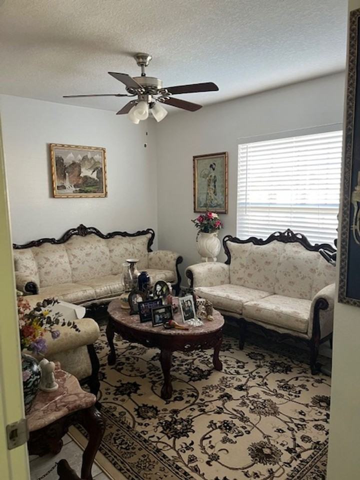 197 Maple Dr - Photo 2 of 15