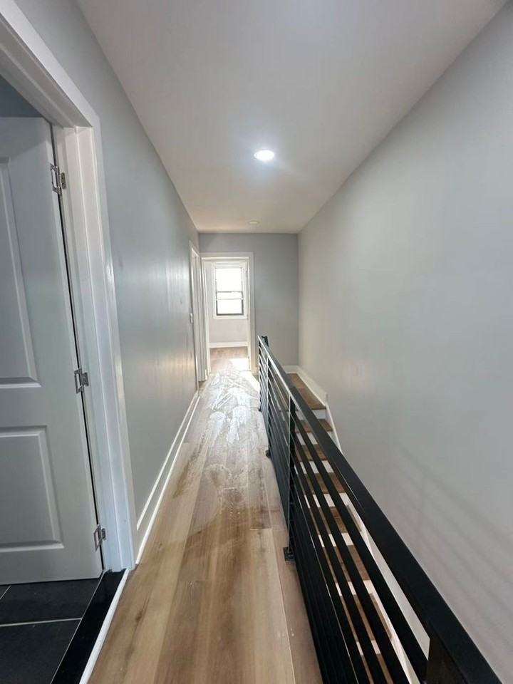 720 Sigel St - Photo 2 of 18