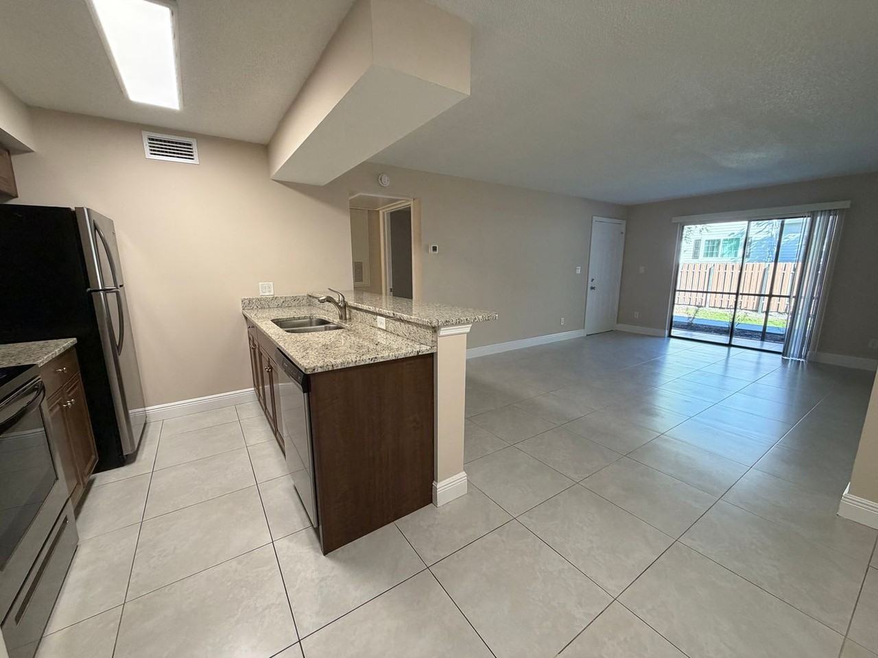 5307 Summerlin Rd - Photo 3 of 23