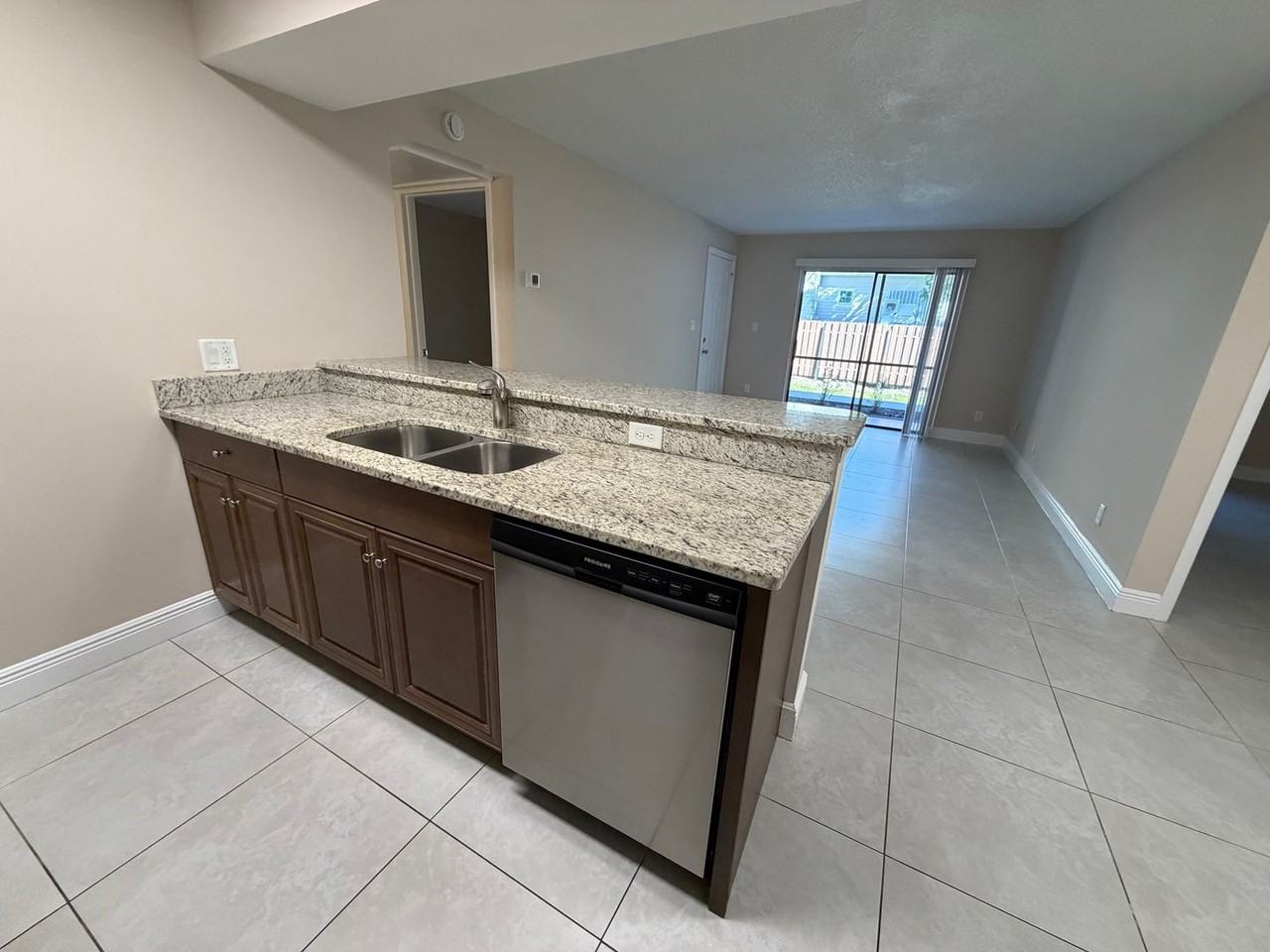 5307 Summerlin Rd - Photo 7 of 23