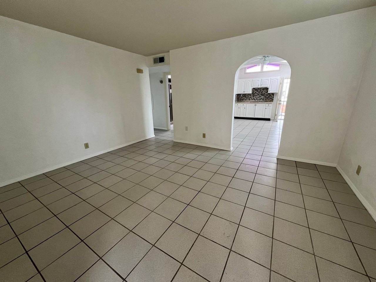 1530 Indiana St - Photo 2 of 12