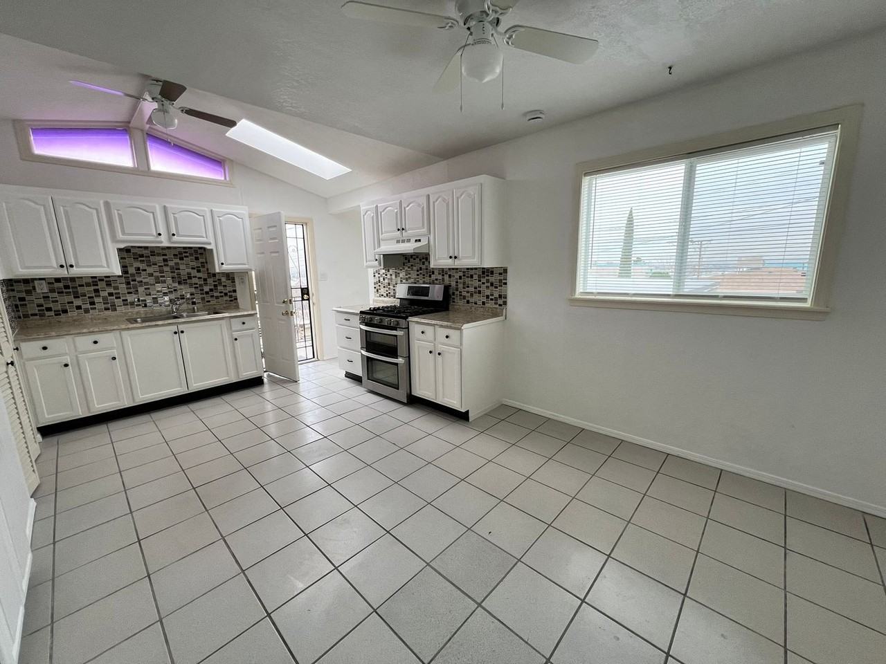 1530 Indiana St - Photo 5 of 12