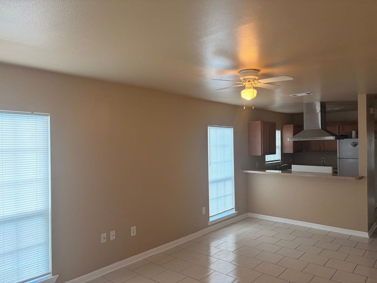 1806 Egania St - Photo 2 of 11