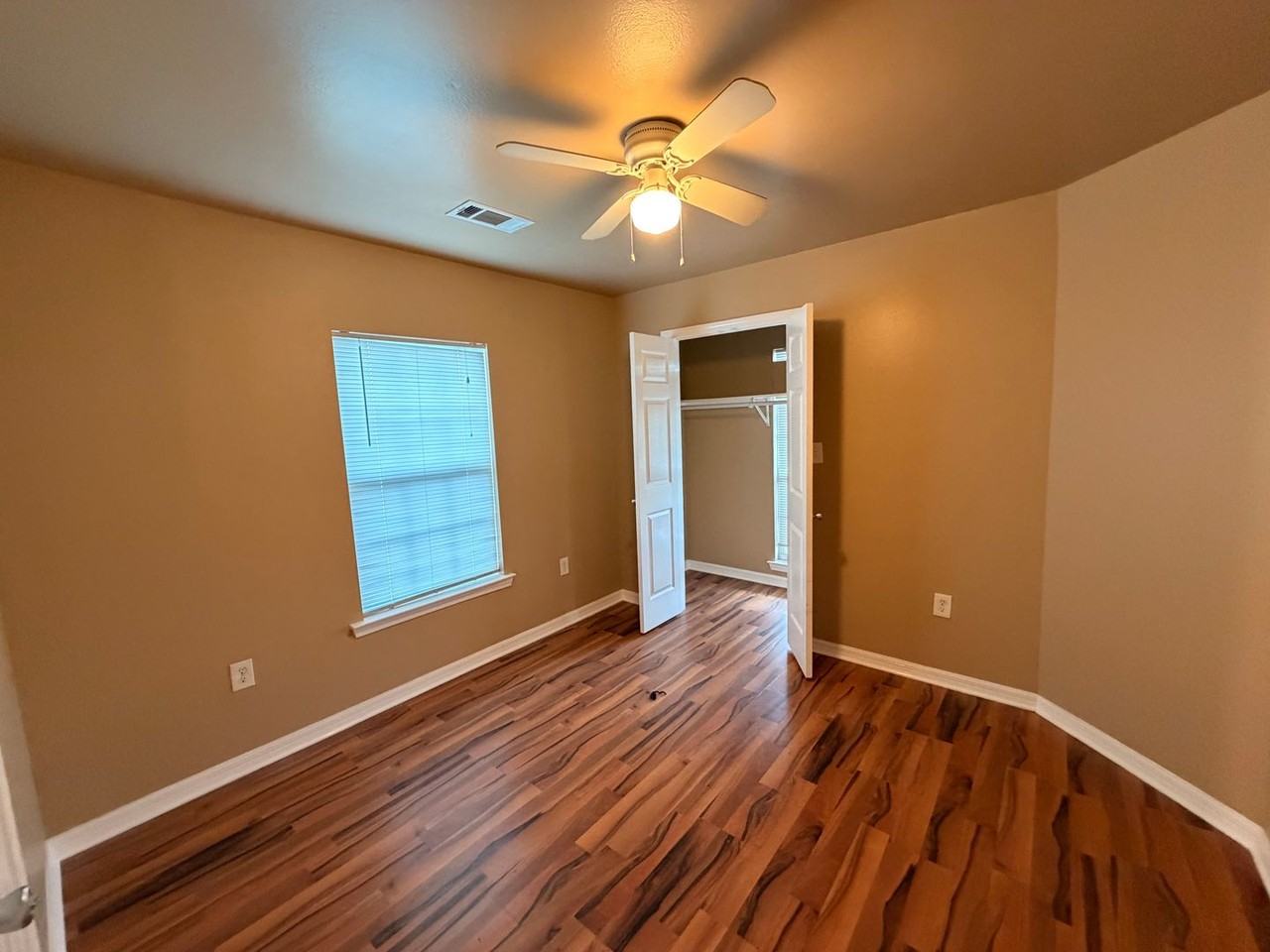 1806 Egania St - Photo 7 of 11