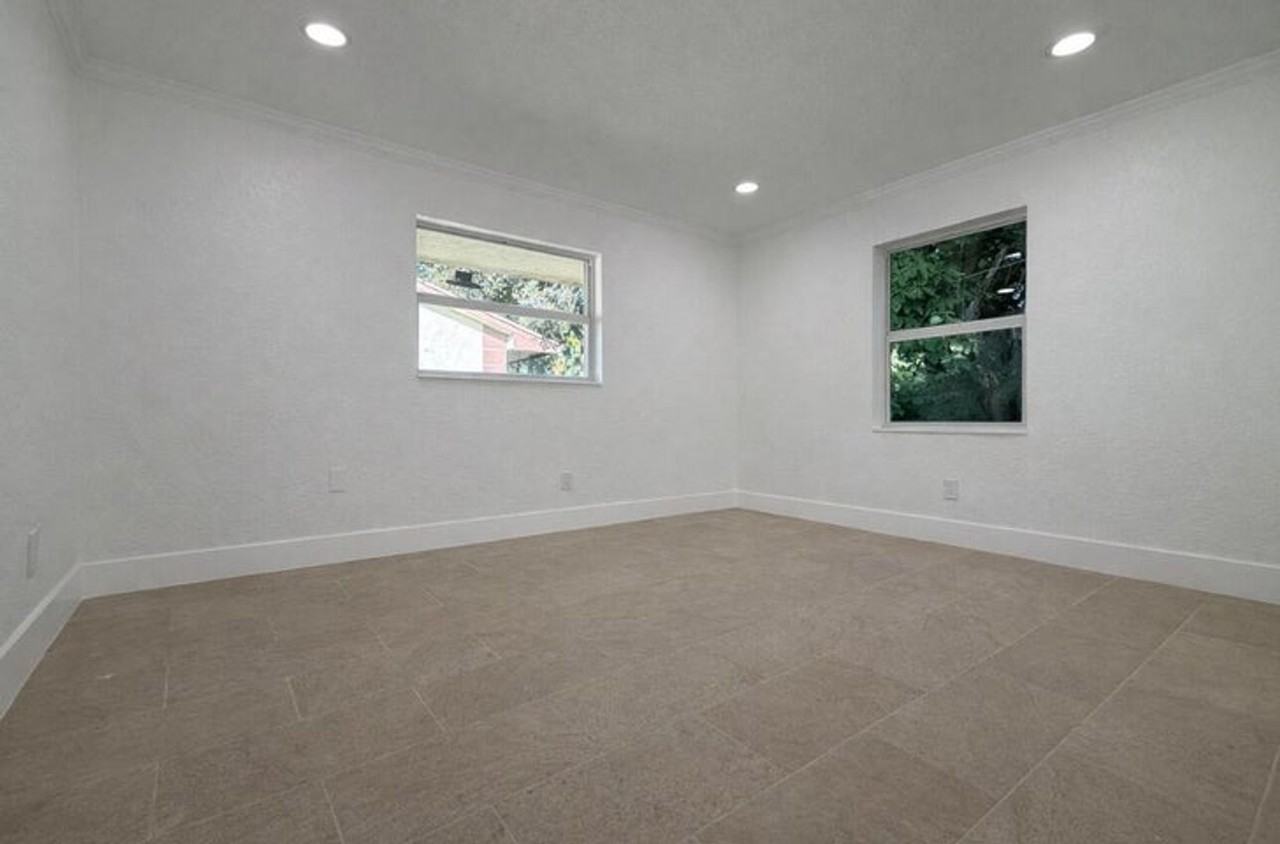 736 Neil Rd - Photo 7 of 11