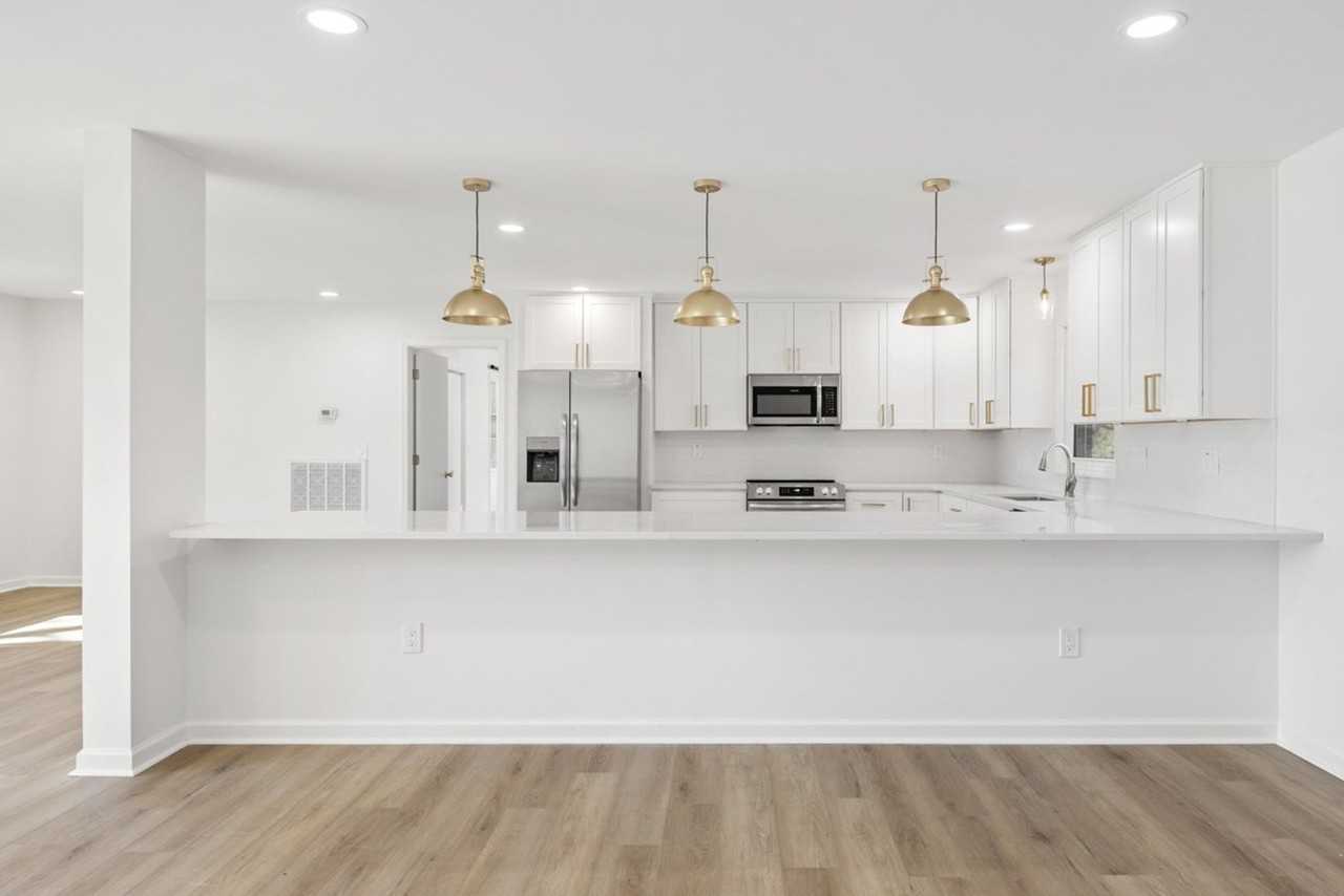 201 Porter Cir - Photo 6 of 32