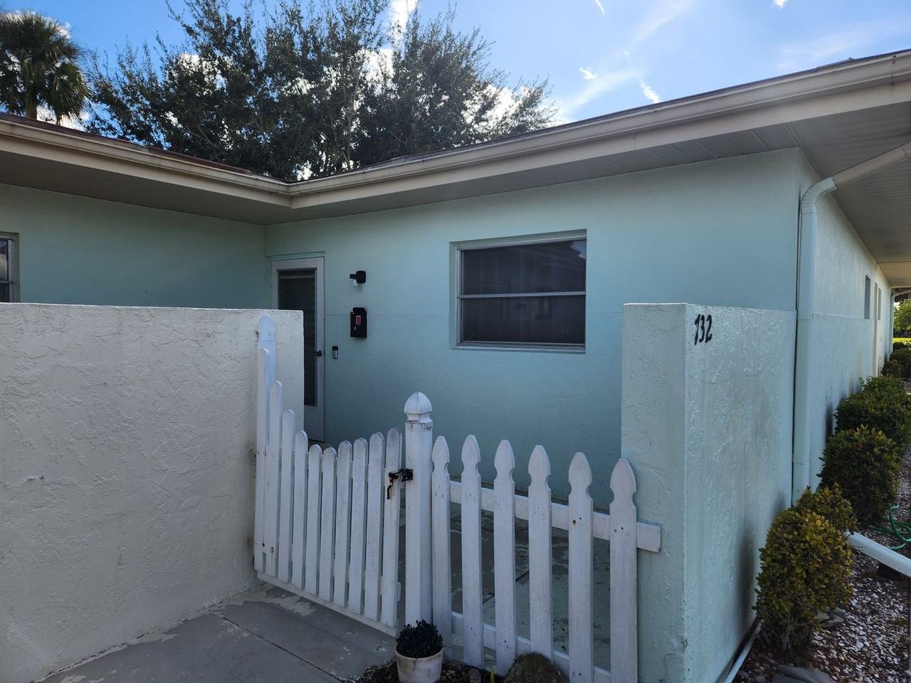 732 Joel Blvd - Photo 2 of 9
