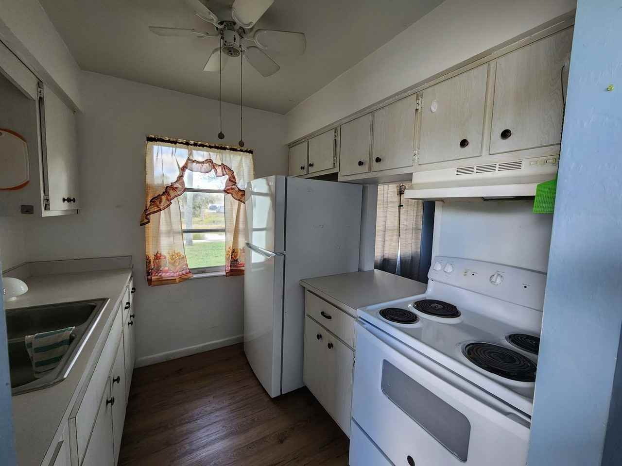 732 Joel Blvd - Photo 3 of 9