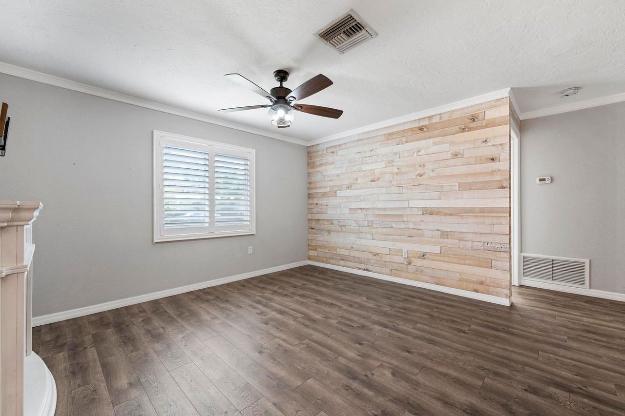 3372 Tyne Ln - Photo 7 of 30