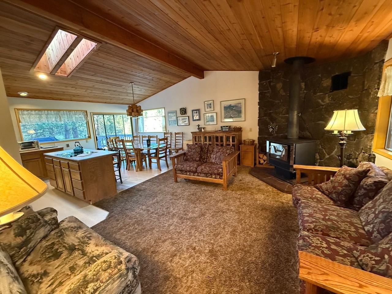 17066 Cooper Dr - Photo 3 of 50