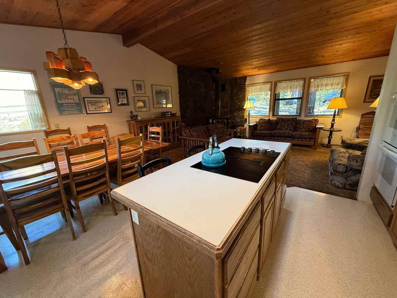 17066 Cooper Dr - Photo 6 of 50