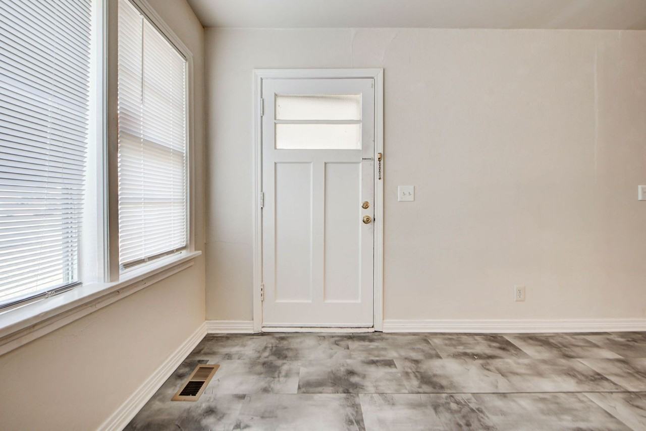 1742 Carlisle Rd - Photo 3 of 19