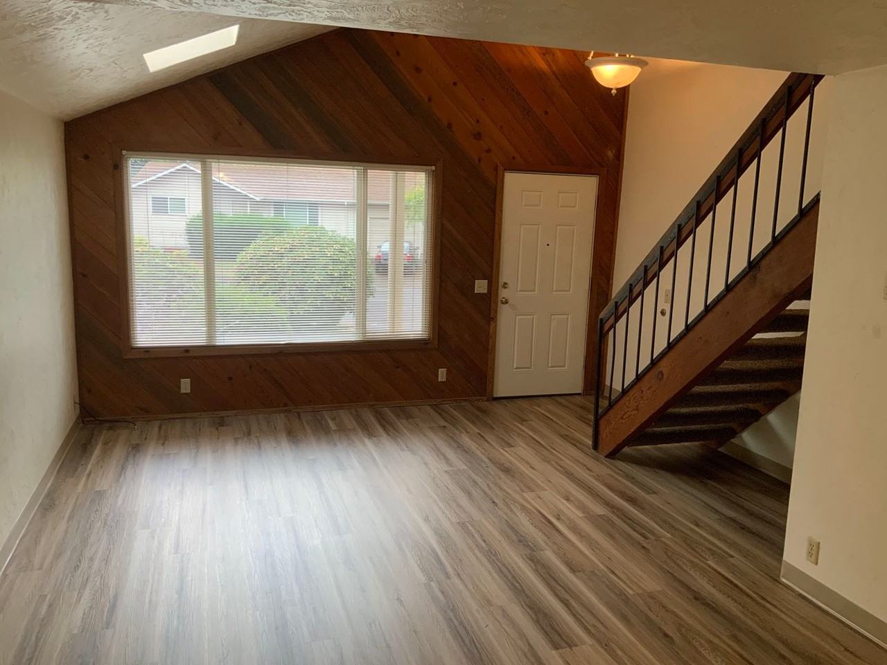 2214 Ironwood St - Photo 3 of 27