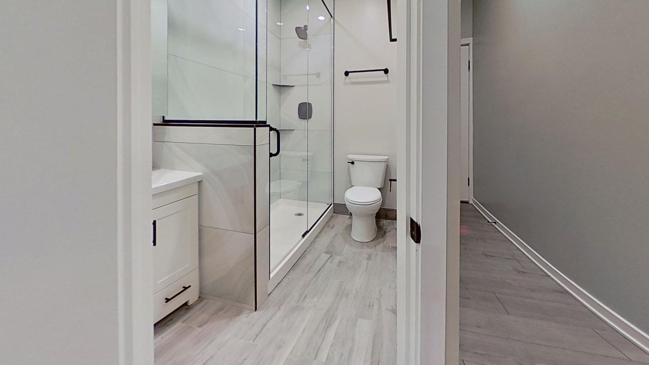 739 W Briar Pl #1R - Photo 6 of 7