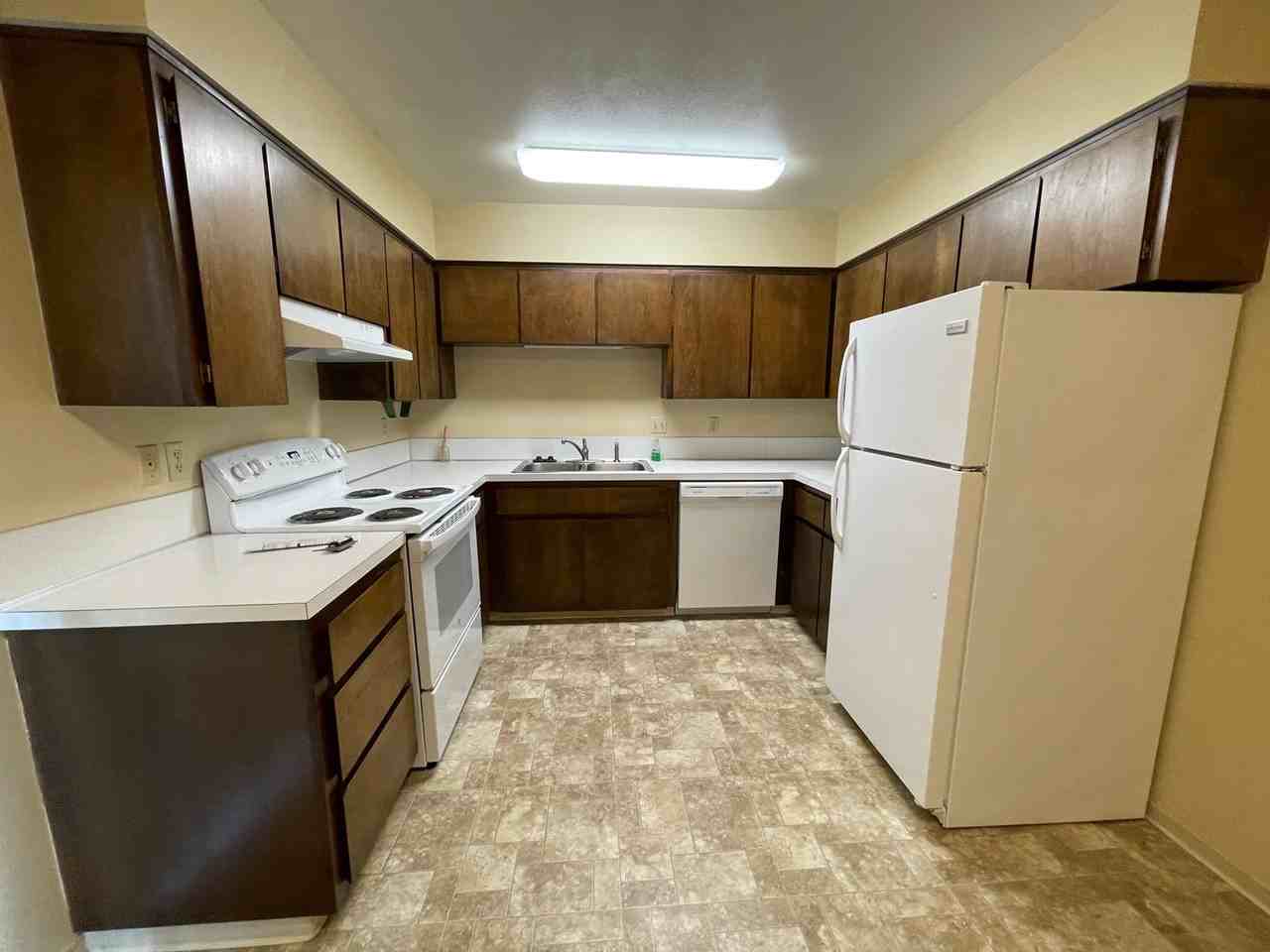 463 Nw Cecil Ave - Photo 5 of 10