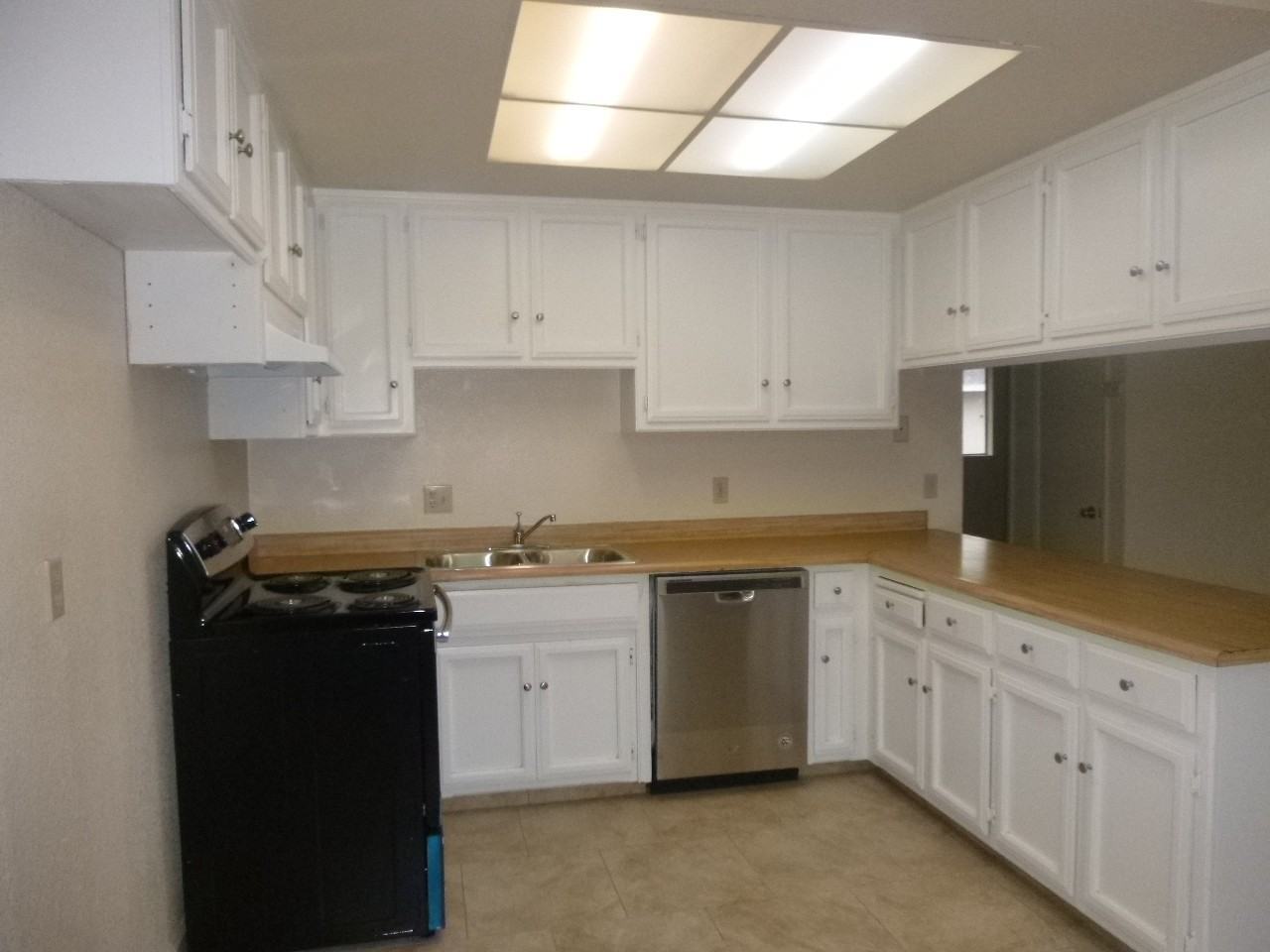 3355 San Mateo Ct - Photo 5 of 10