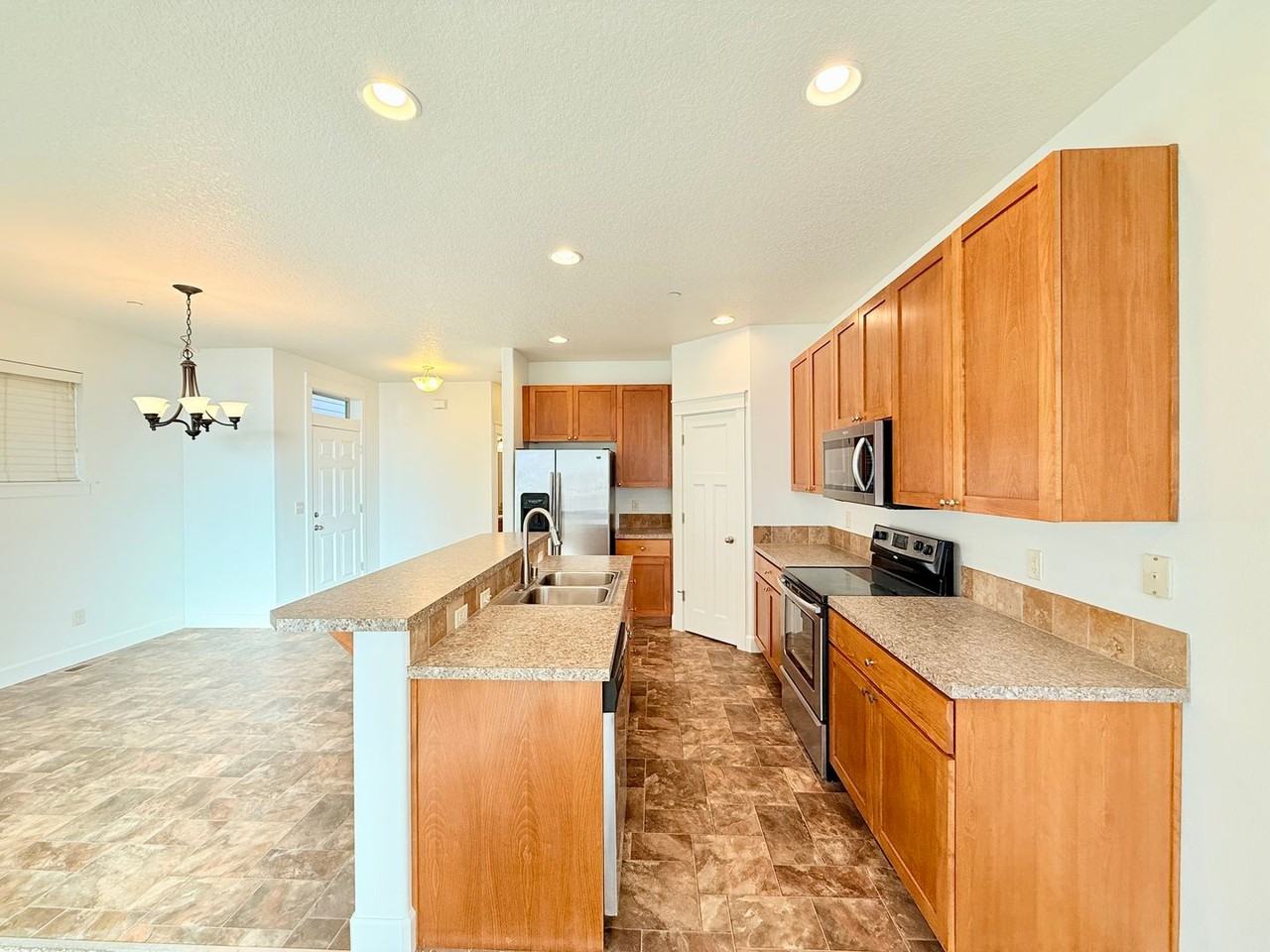 3344 Nw 47th Dr - Photo 4 of 26