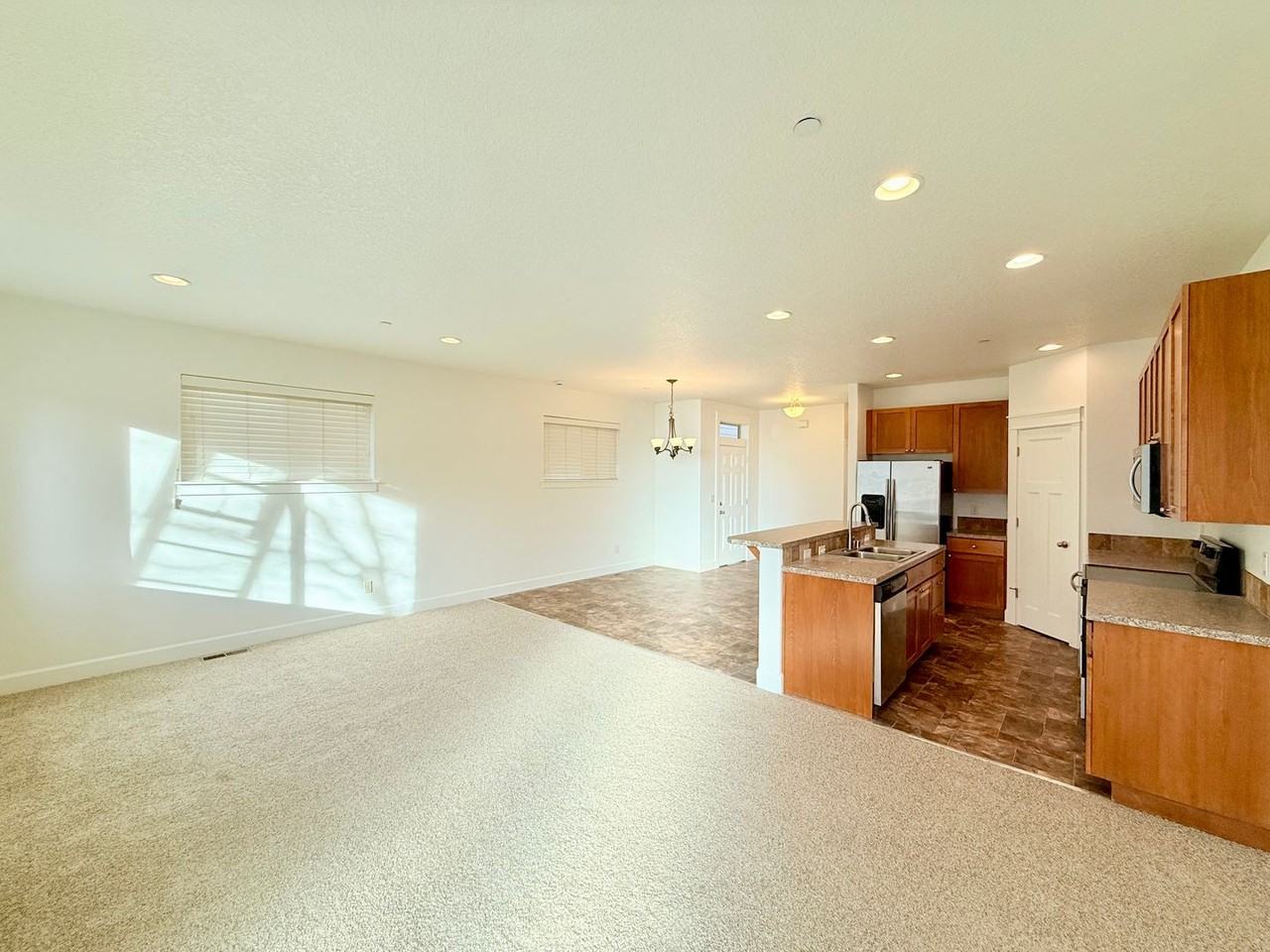 3344 Nw 47th Dr - Photo 5 of 26