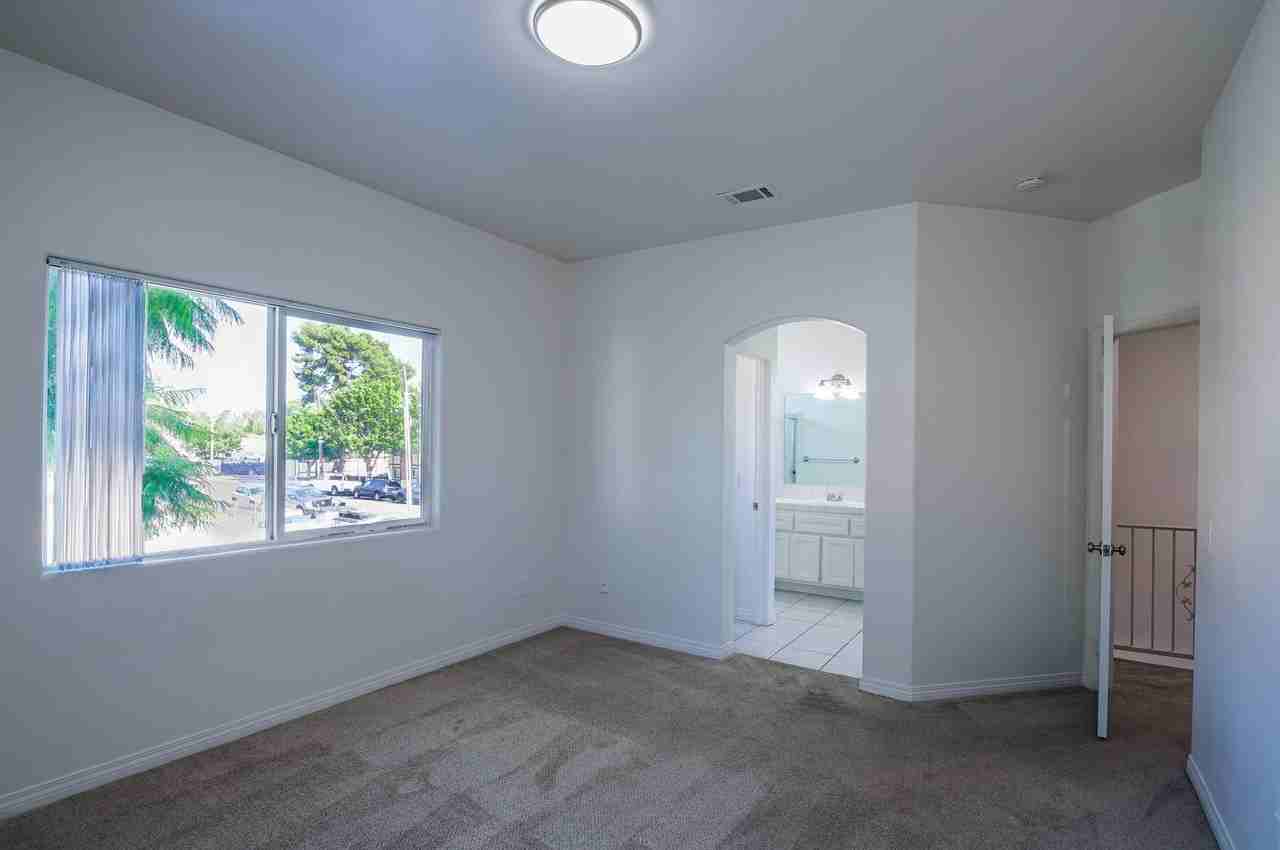 242 Kennedy St #7 - Photo 6 of 21