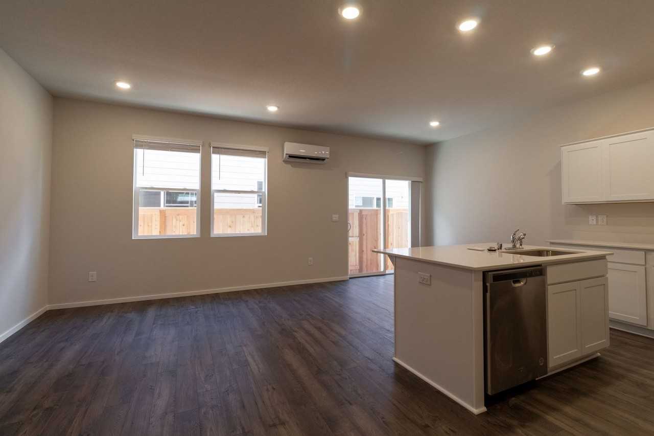 11507 Ne 126th Ave - Photo 4 of 16