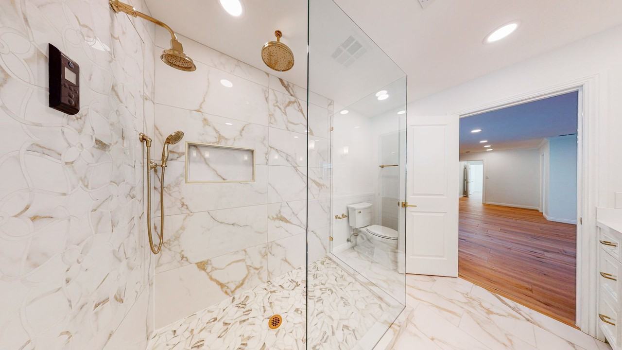 11165 Valley Spring Ln - Photo 5 of 50