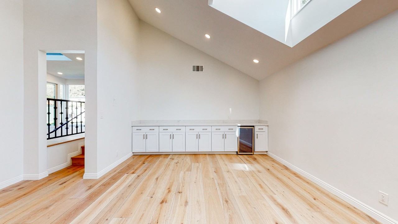 11165 Valley Spring Ln - Photo 6 of 50