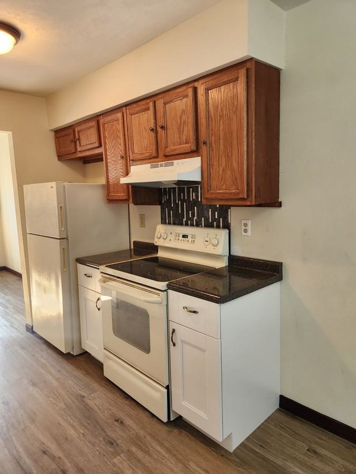 211 Greenbrier Ave - Photo 4 of 8