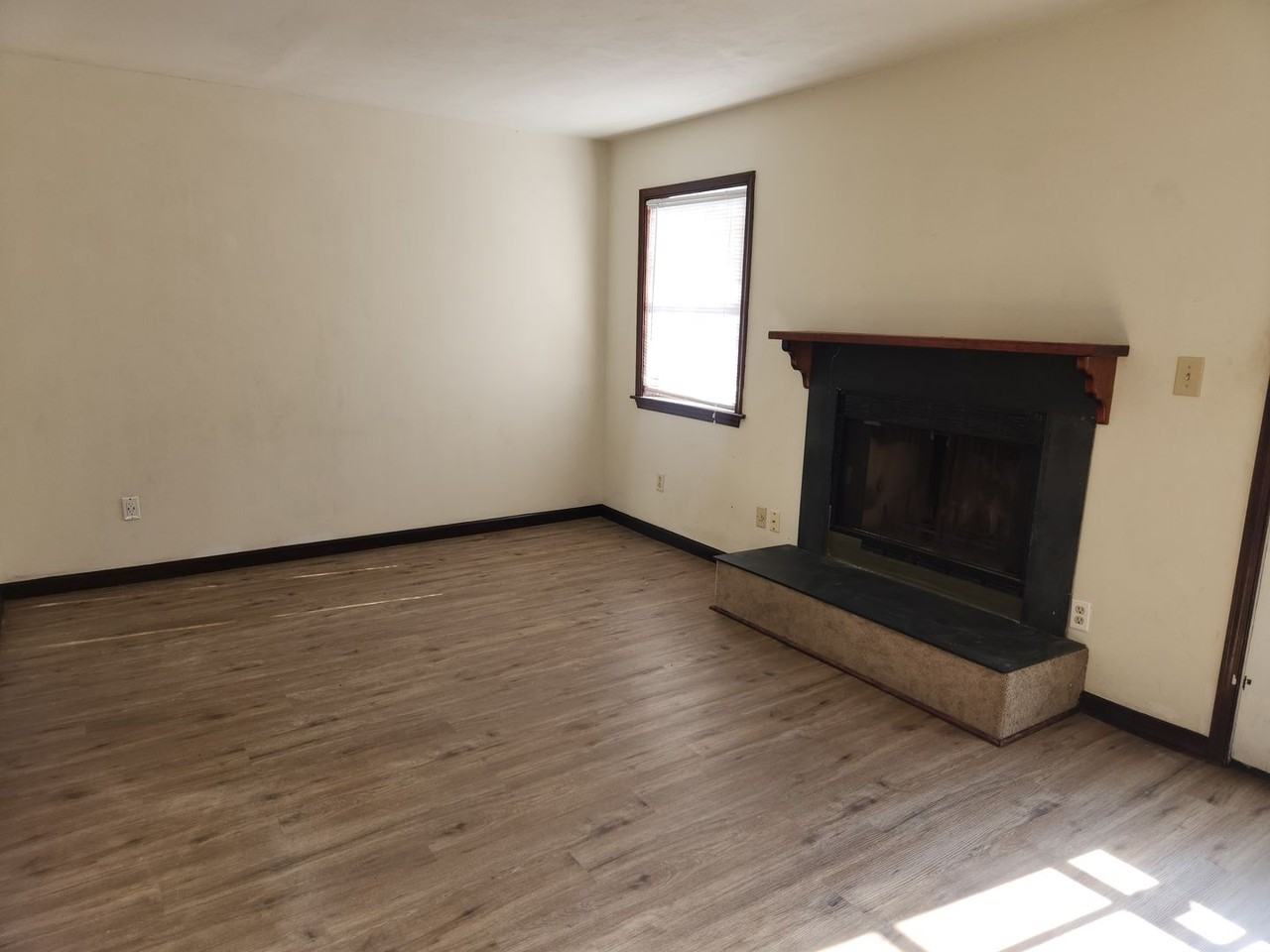 211 Greenbrier Ave - Photo 5 of 8