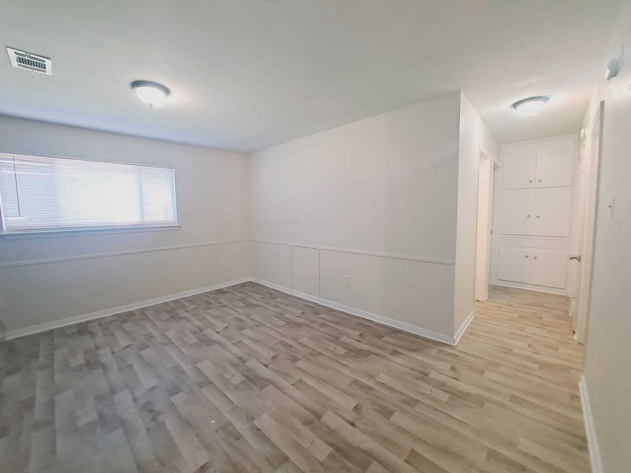 8848 Kate St - Photo 5 of 17