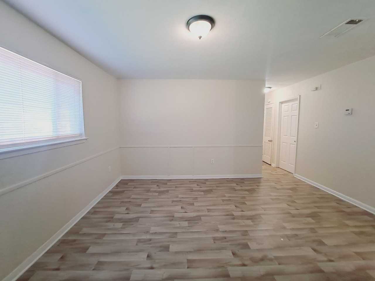 8848 Kate St - Photo 6 of 17