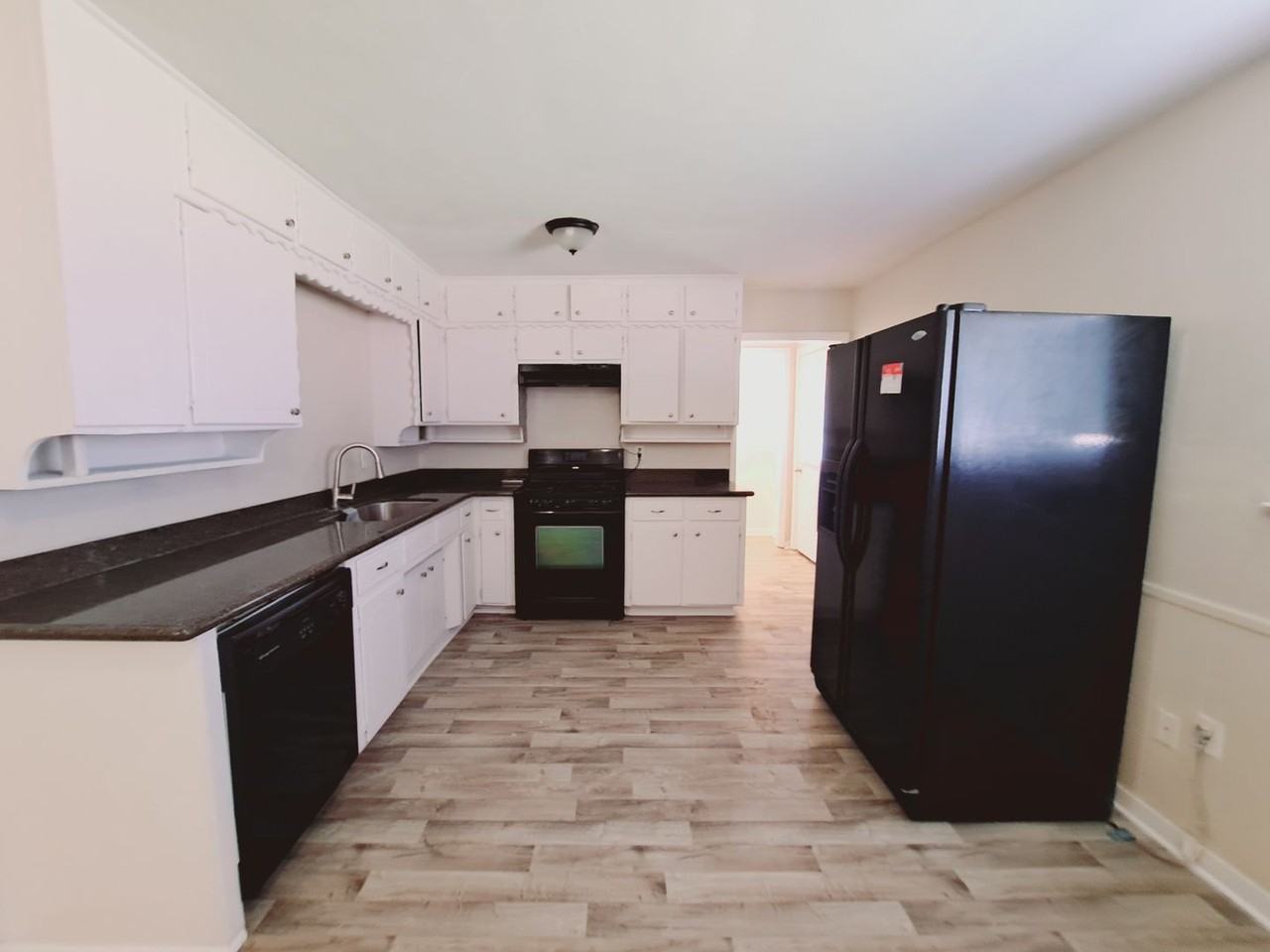 8848 Kate St - Photo 7 of 17