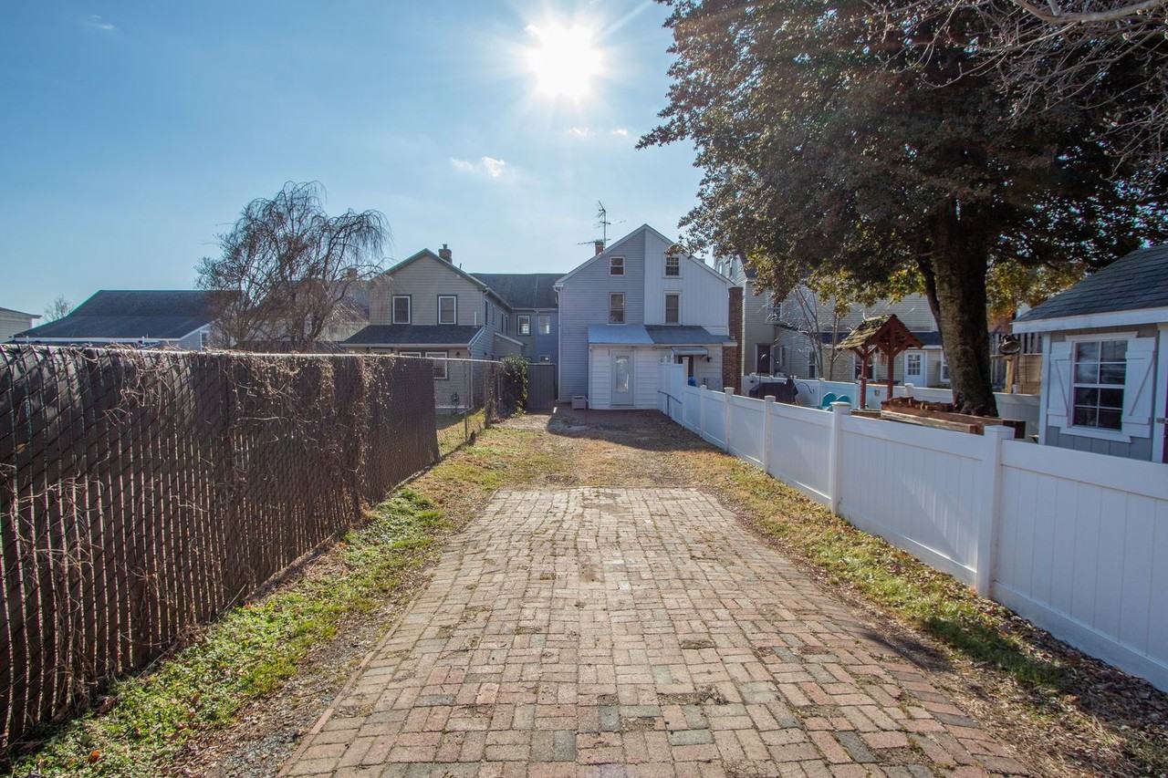 123 E Main St - Photo 5 of 29