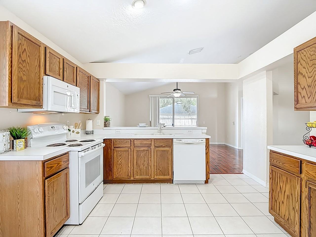 509 Somerstone Dr - Photo 4 of 15