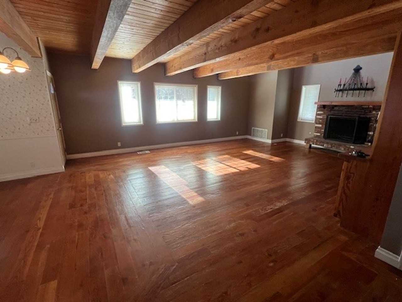 1132 Snowbird Dr - Photo 3 of 30