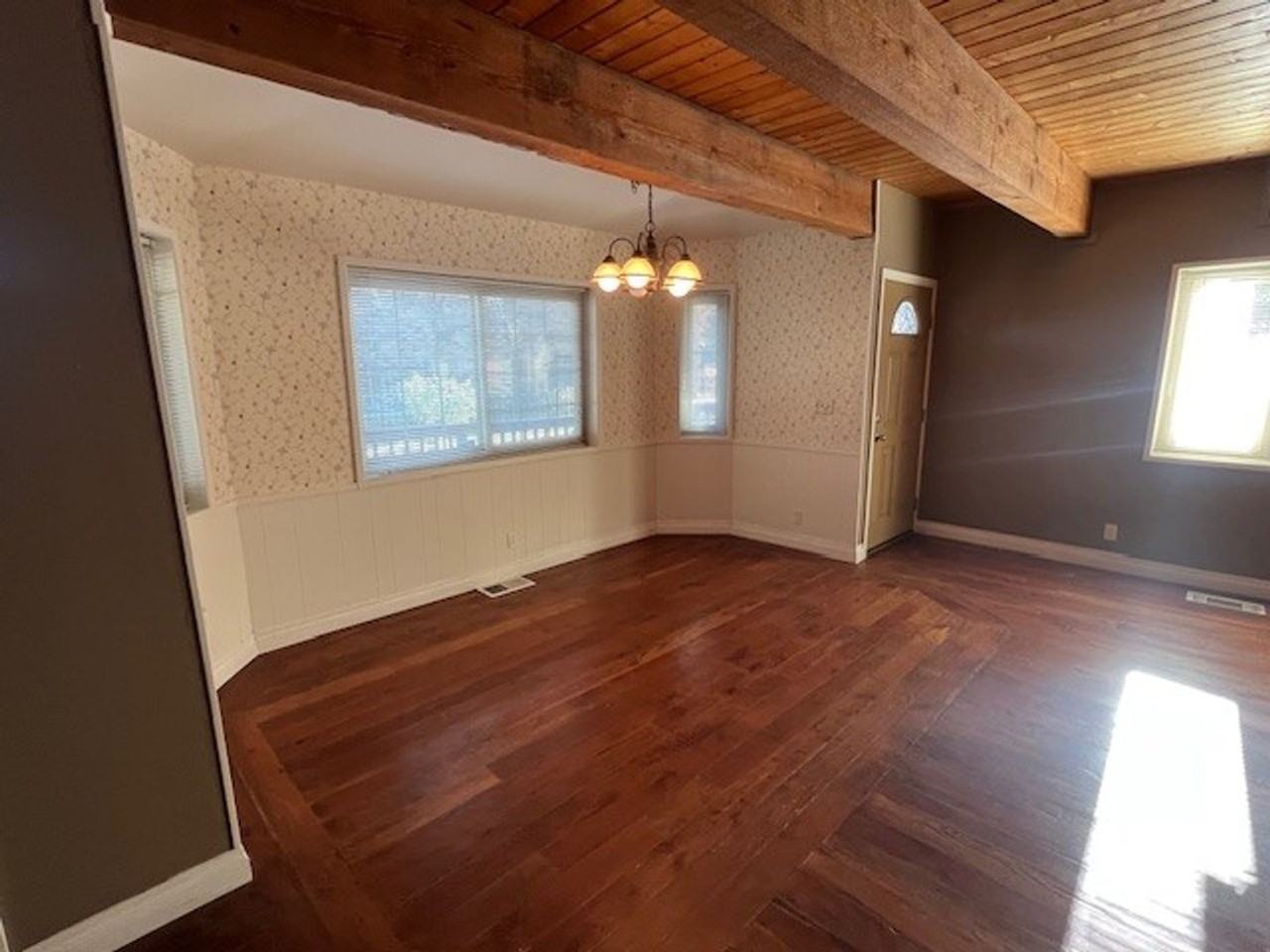 1132 Snowbird Dr - Photo 5 of 30