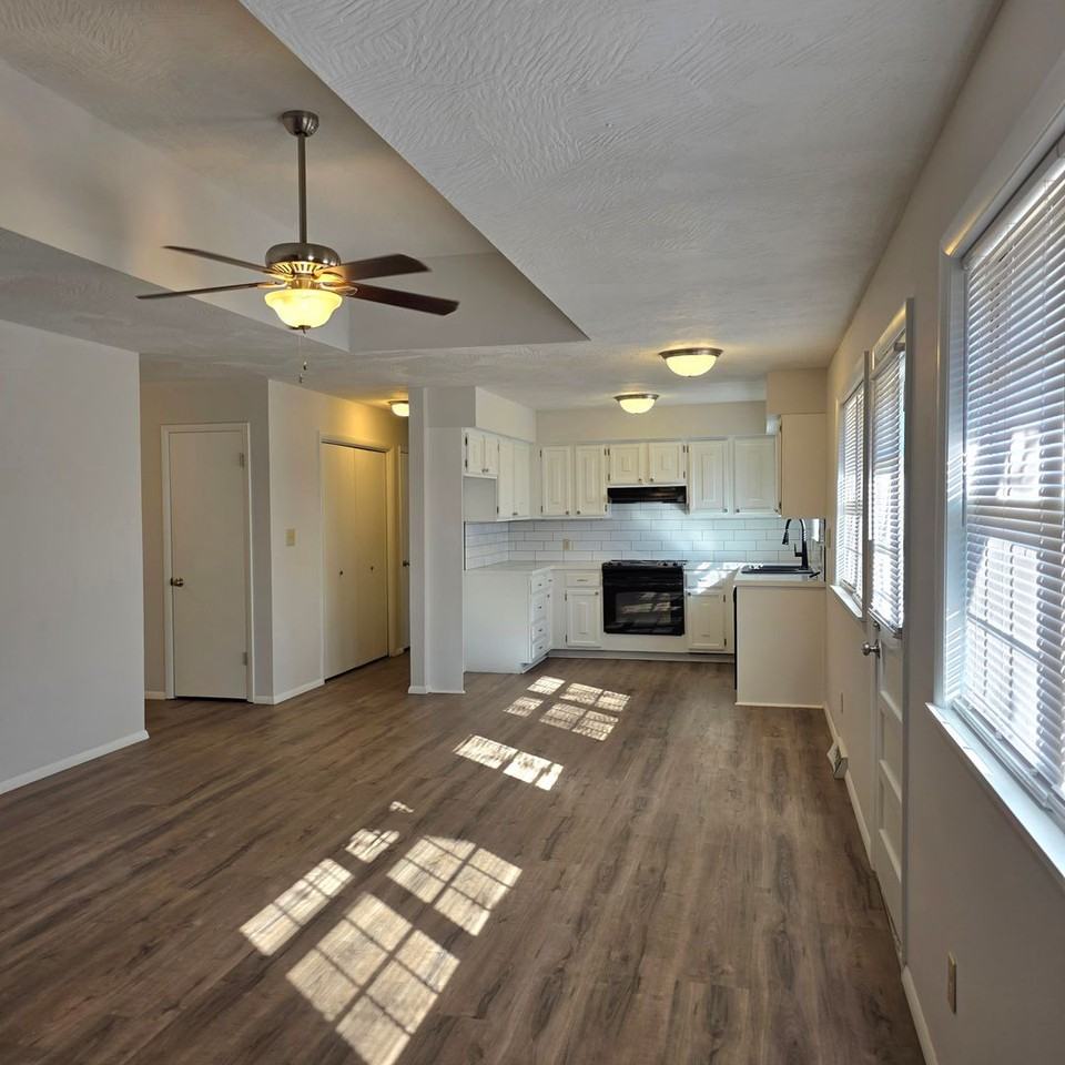 808 E Cambridge St - Photo 4 of 17