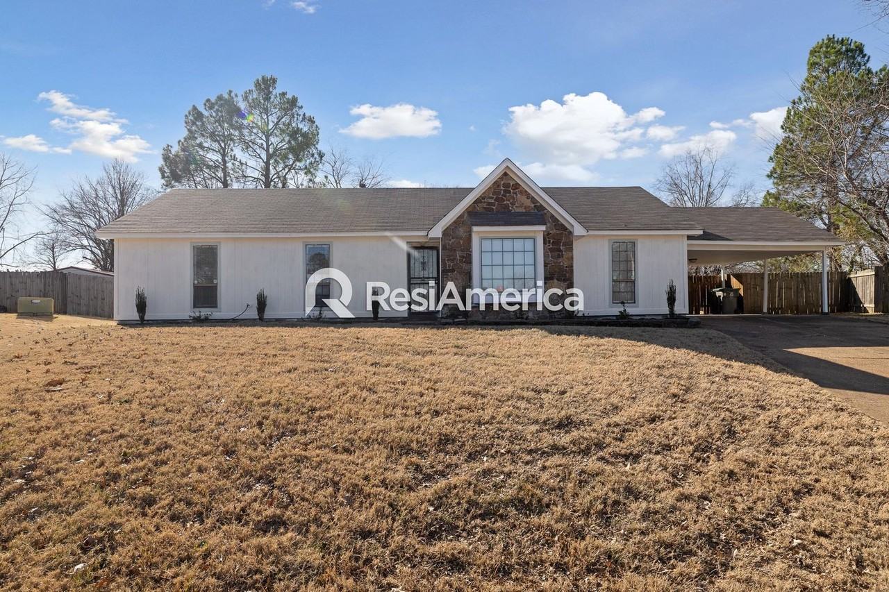 3955 Seawind Cv - Photo 2 of 26