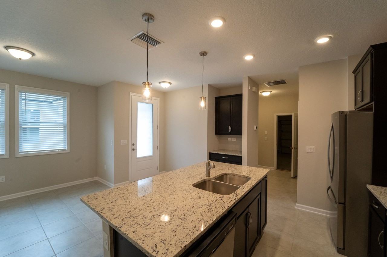 298 Modesto Dr - Photo 2 of 28