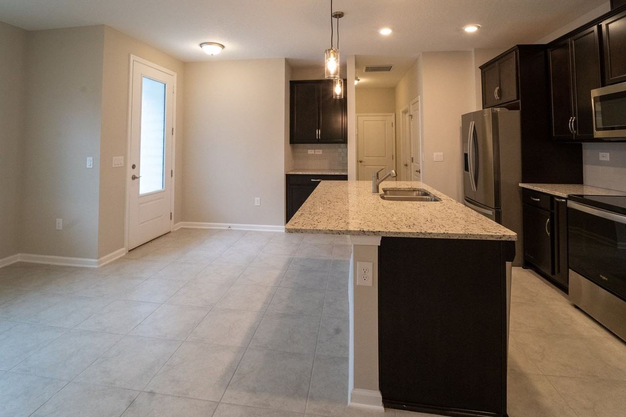 298 Modesto Dr - Photo 3 of 28