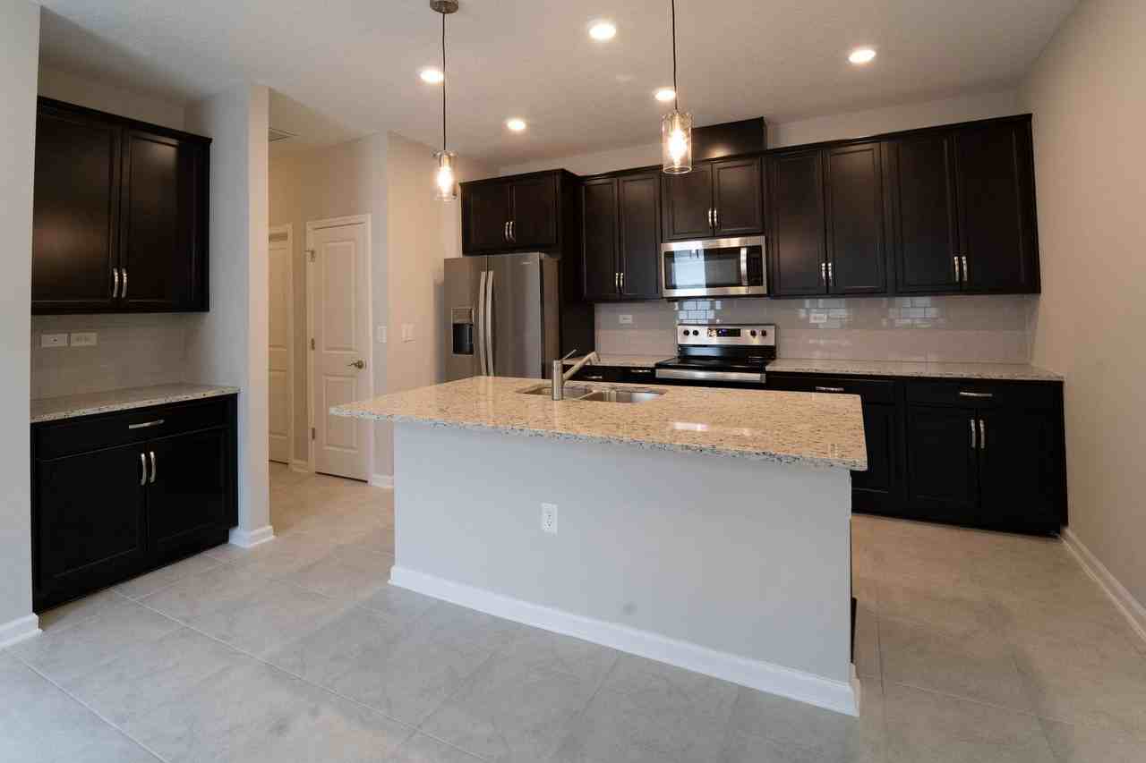 298 Modesto Dr - Photo 6 of 28