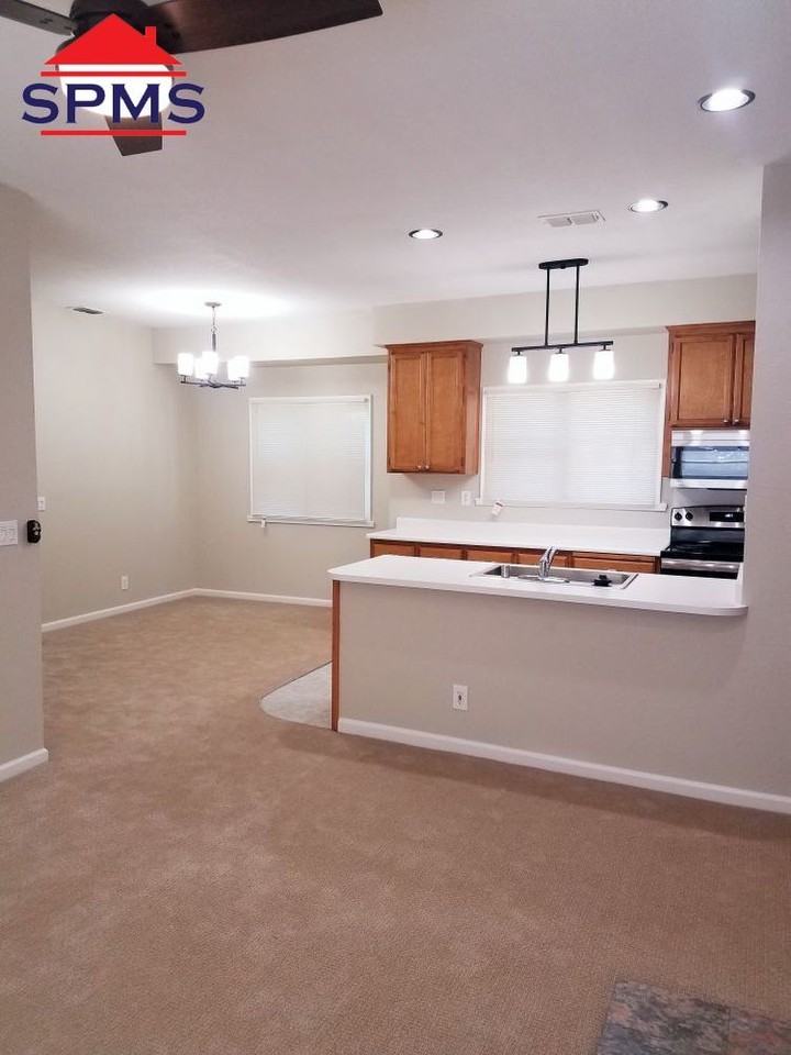 2330 I St - Photo 2 of 15