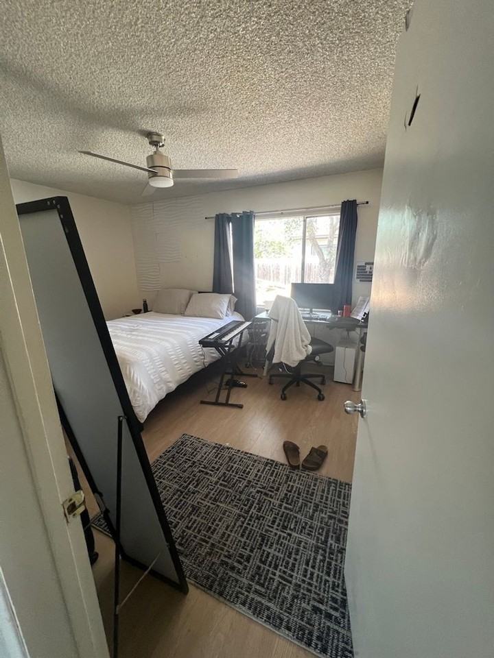 5048 54th St - Photo 5 of 42