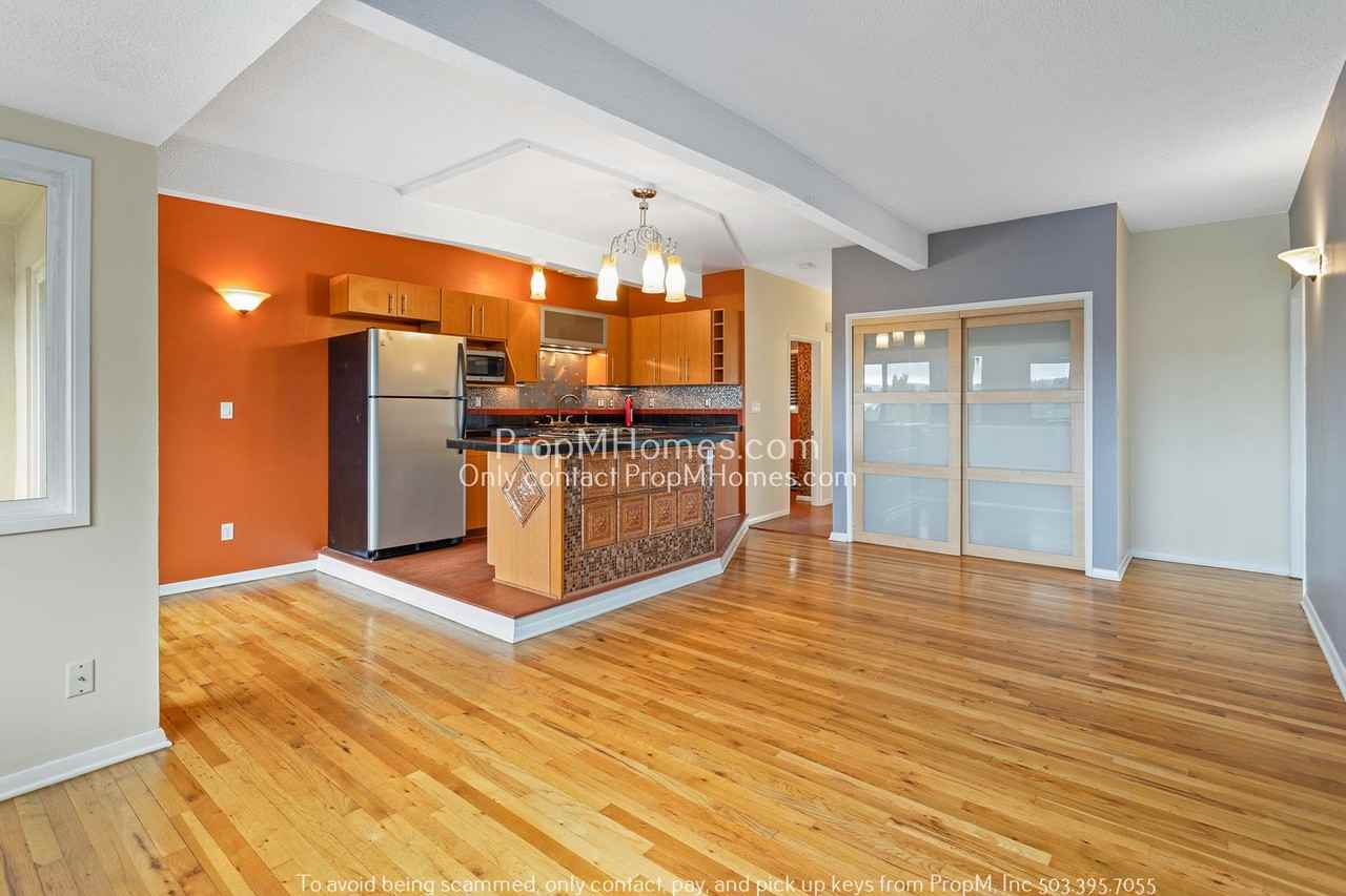 1011 Ne 68th Ave - Photo 3 of 22