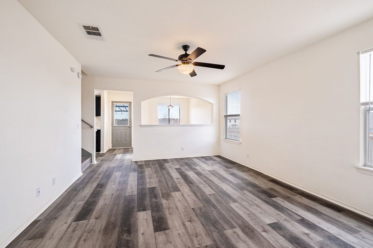 104 Pond Way - Photo 6 of 27