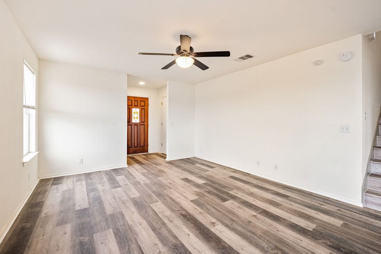 104 Pond Way - Photo 7 of 27